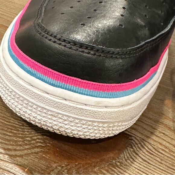 NIKE AIR FORCE 1 LOW SPORT NBA BLACK BLUE GALE LASER FUCHSIA NEON SIZE 10.5 - Picture 7 of 16